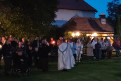 28.09.2025 - Jubileuszowy różaniec w ogrodach klasztornych